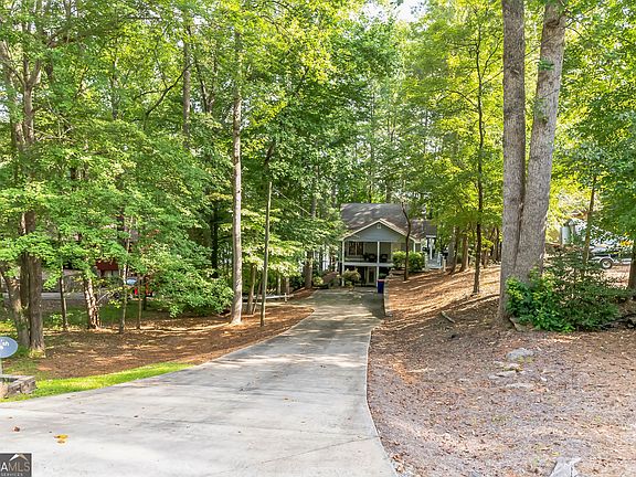 2nd image of 455 Chase Landing Rd