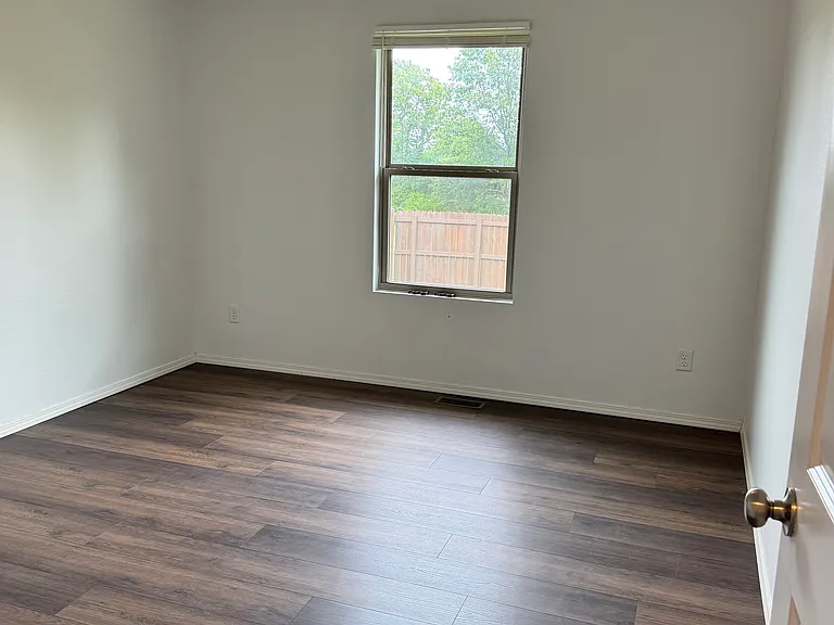 276 W Picardy St — Photo 19