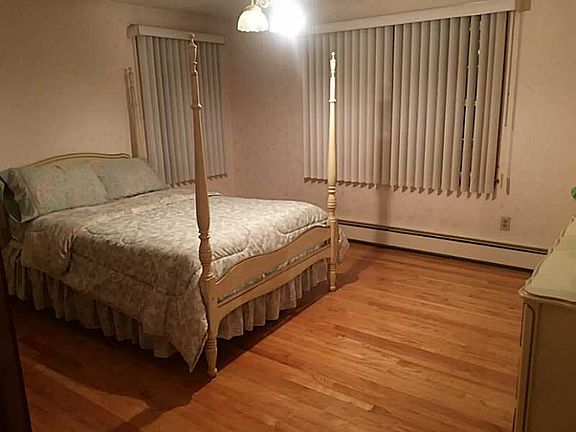 4th image of 5 Carol Ann Dr