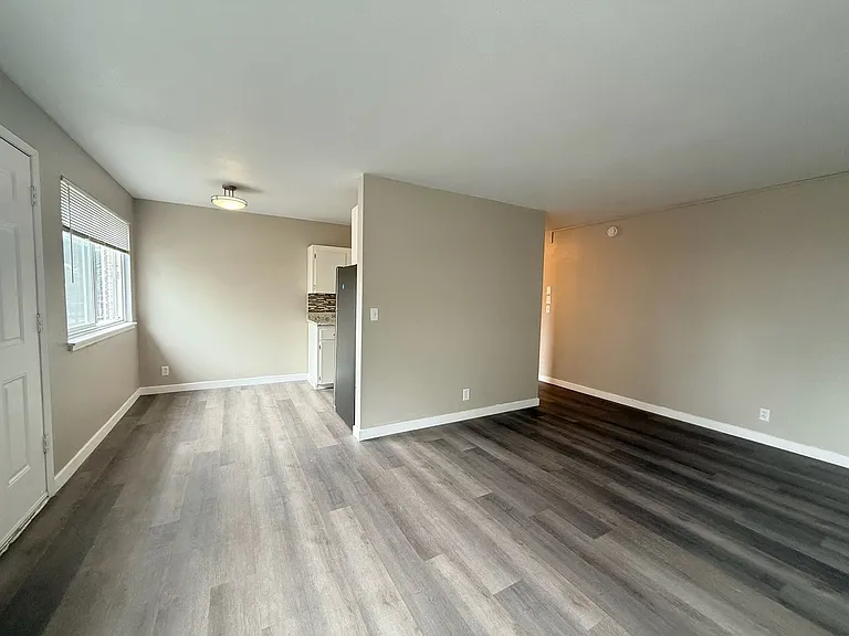 39th Ave Flats — Photo 33