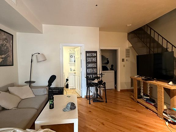 2nd image of 33 Marine Rd #R