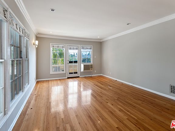 3rd image of 8573 Holloway Dr