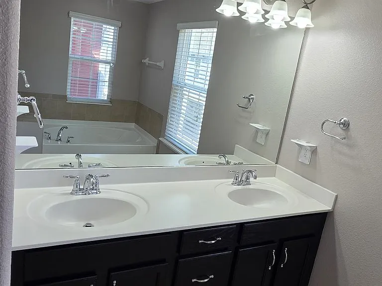 1062 Clifton Springs Ln — Photo 35