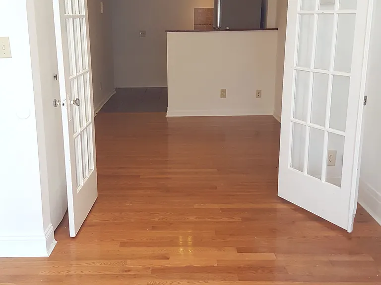 36 Sutton St #1R — Photo 4