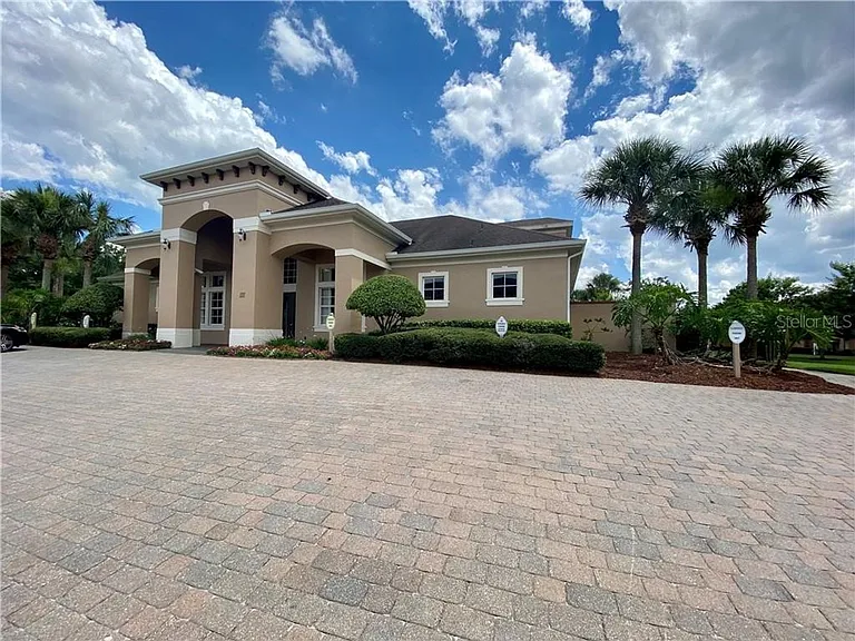 1751 Retreat View Cir — Photo 16