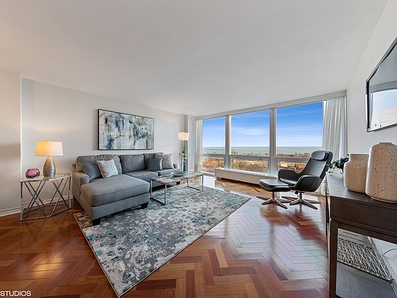 3rd image of 2400 N Lakeview Ave APT 1803