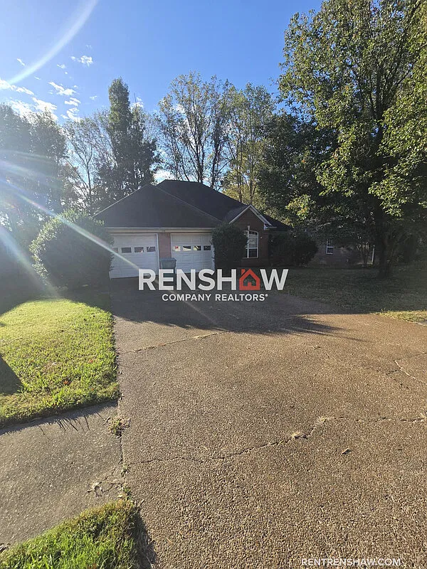3 bed, 2.0 bath, 1827 sqft, $1,700 — Photo 1