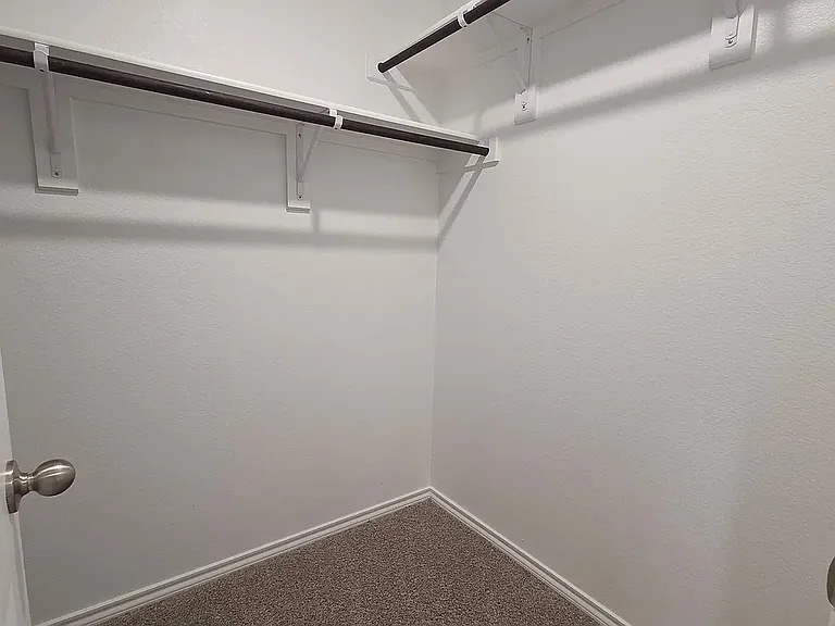 347 Boxwood Dr — Photo 26