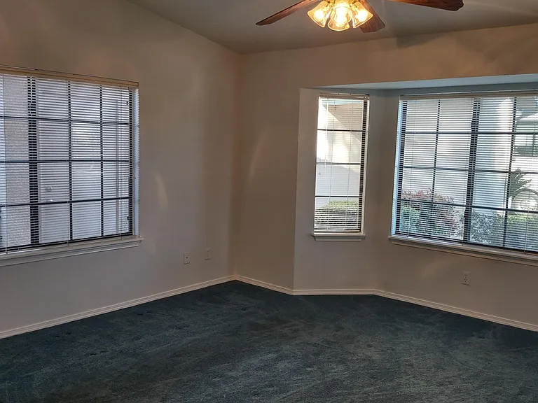 1073 Moon Shadow Ct — Photo 19