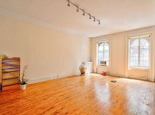 225 E 11th St #1, New York, NY 10003