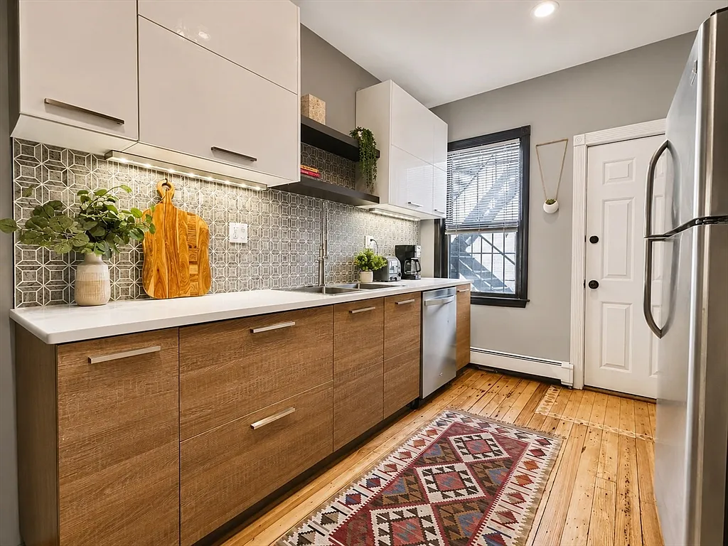 2 bed, 1.0 bath, 800 sqft, $2,600 — Photo 1