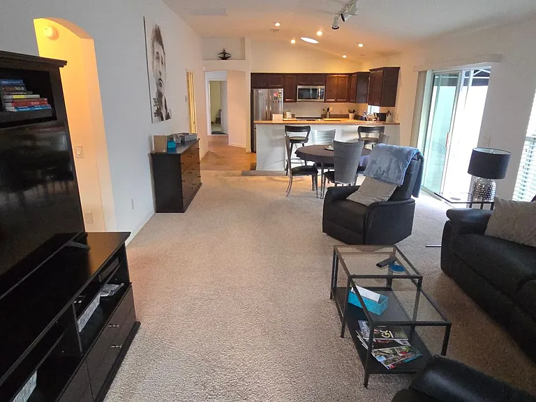 2280 Biscayne Ave — Photo 24