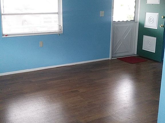 4th image of 660 Northmoor Ave N