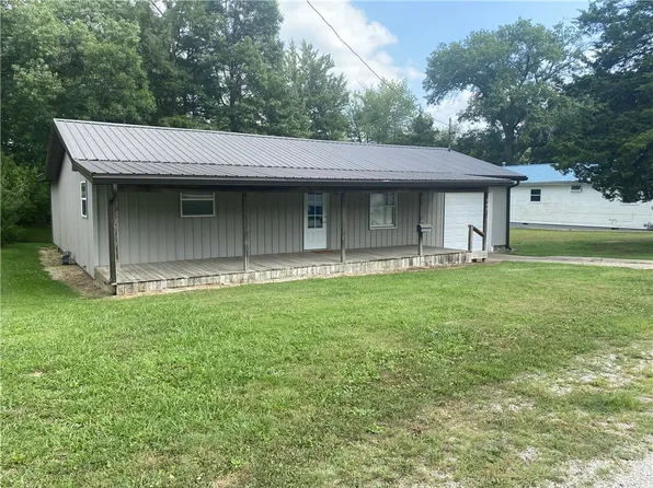 804 Clayton Ave, Newton, IL 62448