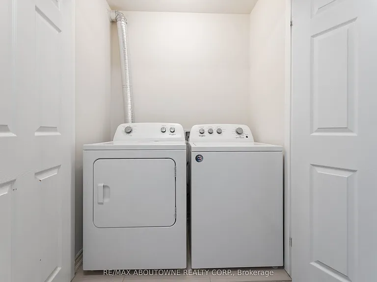 219 Dundas St E #27 — Photo 26