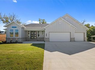 1435 Lee St, Pea Ridge, AR 72751