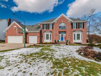 6293 S Applecross Rd, Highland Heights, OH, 44143