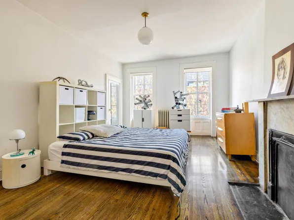 294 Hicks Street image 7 of 12