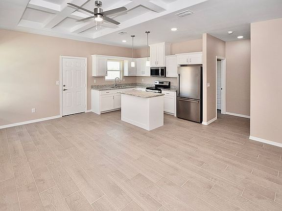 2nd image of 3001 W Driftwood St