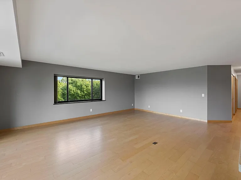 2885 Knox Ave S #502 — Photo 5