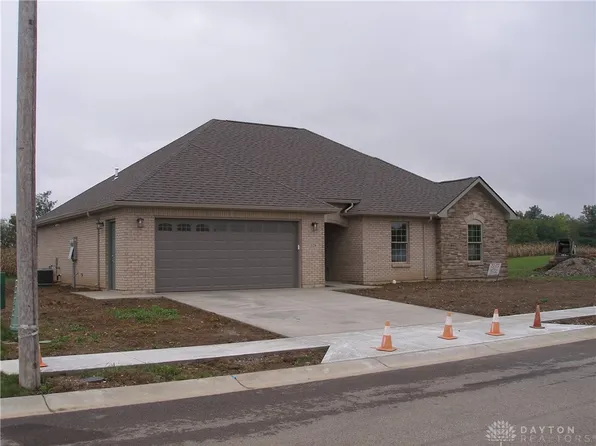 228 Goldenrod Dr, Eaton, OH 45320
