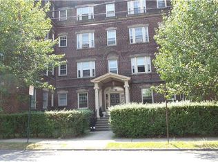 59 Rennell St APT 11, Bridgeport, CT 06604