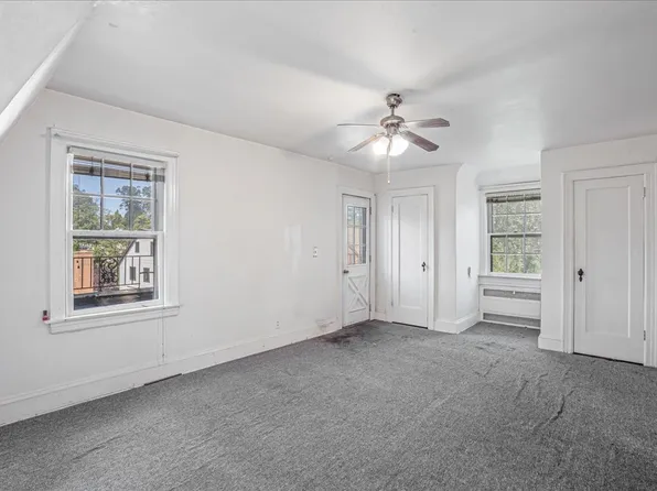 180-19 Grand Central Parkway image 16 of 24