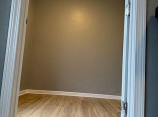 17 Canonicus St APT 3, Fall River, MA 02723