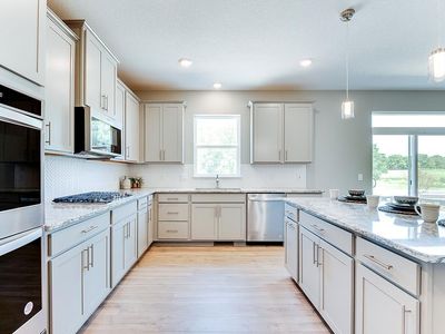 8253 Brumby Trl, Woodbury, MN, 55129