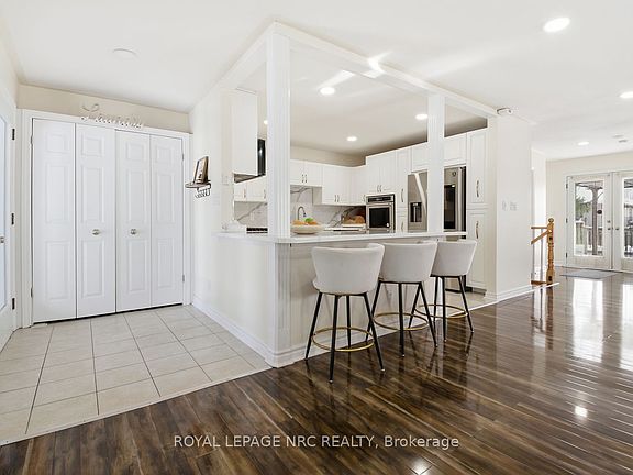 5th image of 6384 Montrose Rd