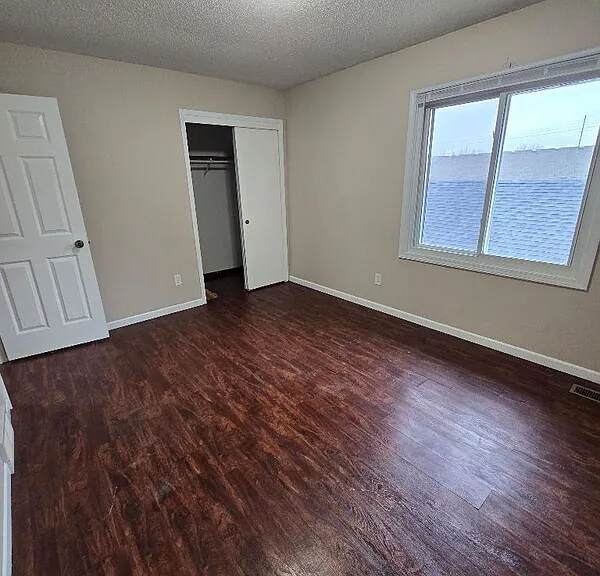1240 Sampson St — Photo 12
