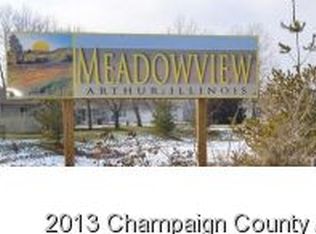 102 W 5th St, Arthur, IL 61911