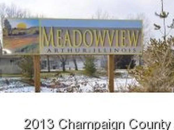 106 W 5th St, Arthur, IL 61911