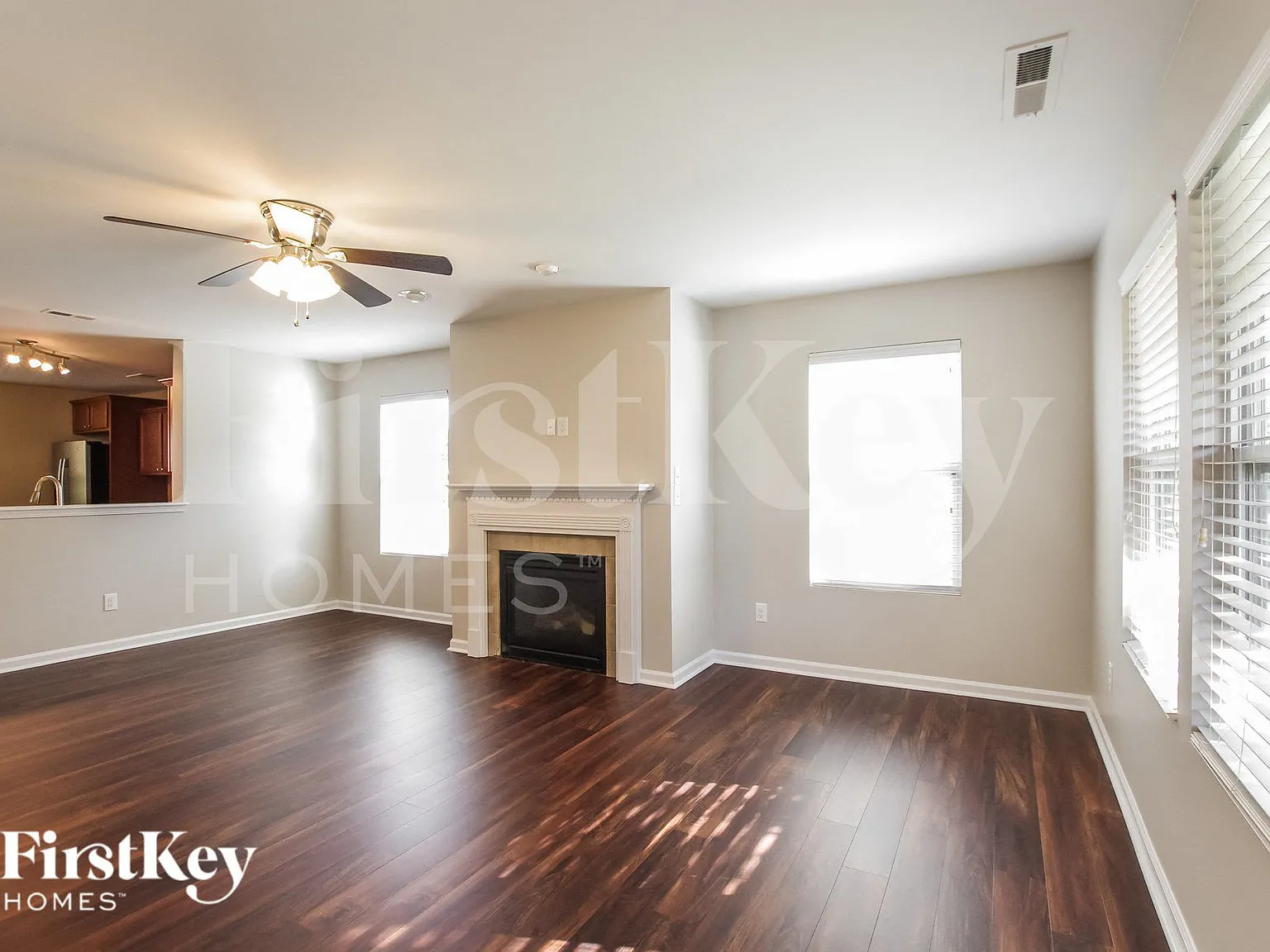3 bed, 2.5 bath, 1956 sqft, $2,325 — Photo 4