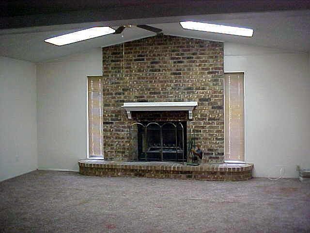 2nd image of 713 N Lisa Ln
