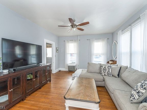 3rd image of 17 Wallkill Ave