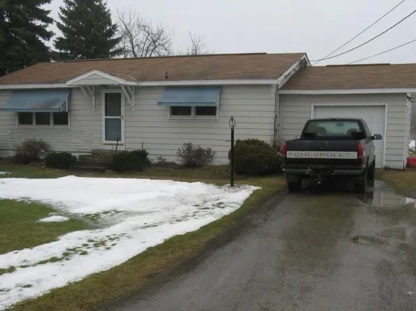 9691 Mark Rd, Erie, PA 16509