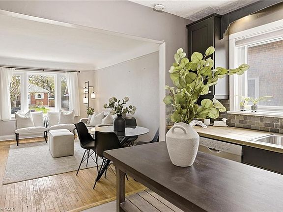 5th image of 201 Bedford Rd