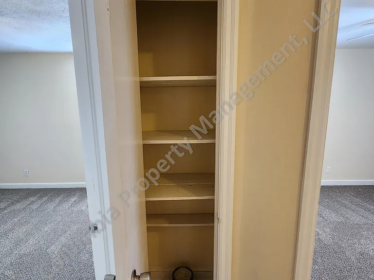 1305 Pine St — Photo 10