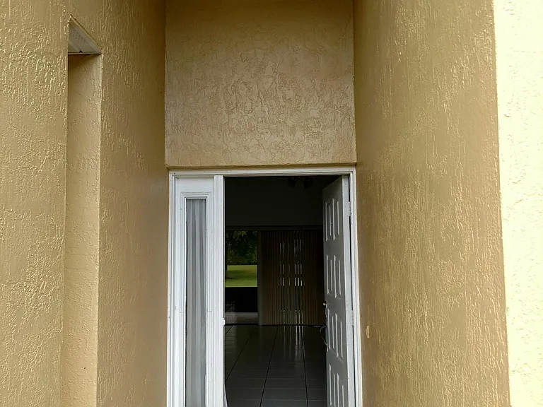 2696 La Alameda Ave — Photo 11