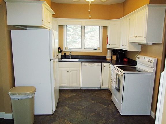 5th image of 306 Lake Ave