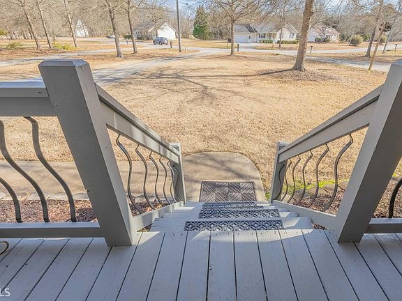 4th image of 154 Stillwood Dr