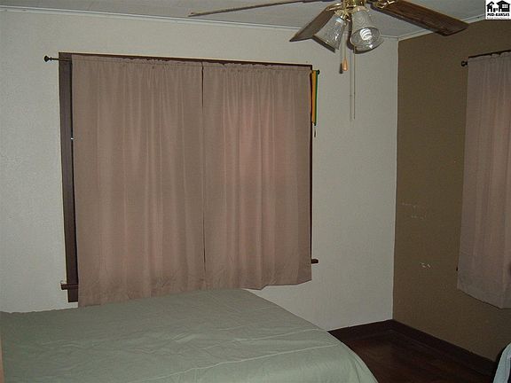 5th image of 303 N Pearl St