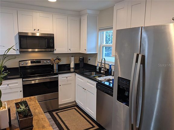 5th image of 2914 N 18th Ave