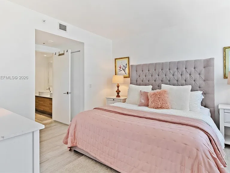 121 NE 34th St #1008 — Photo 12