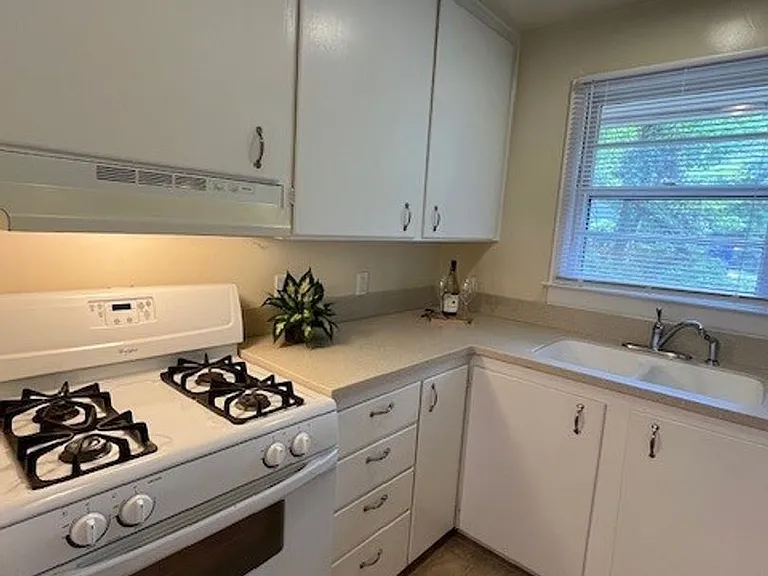 117 Purefoy Rd — Photo 10