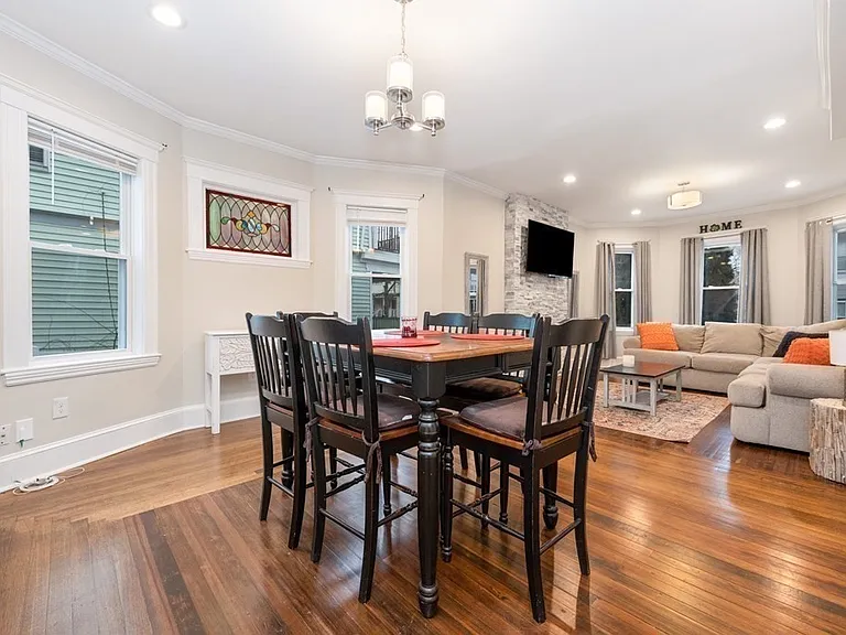 30 Larchmont St #1 — Photo 6
