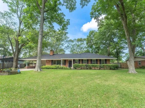 564 Summit Ridge Dr, Baton Rouge, LA 70815