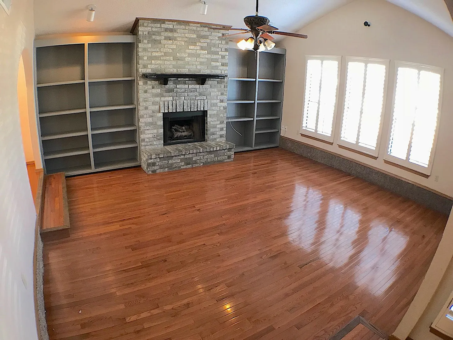 East El Paso Refrig A/C 3bed/2bath with Pool! — Photo 3