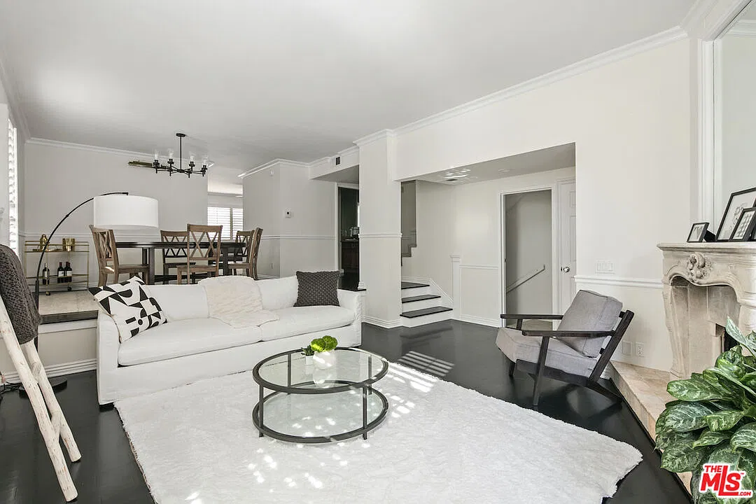 2 bed, 2.5 bath, 1734 sqft, $5,500 — Photo 2